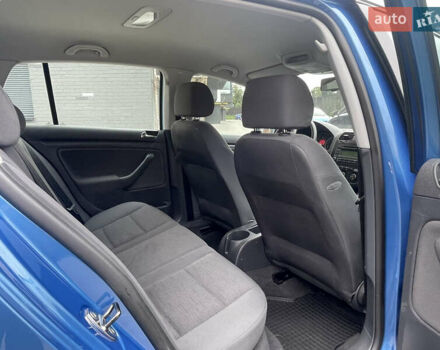 Синий Фольксваген Гольф, объемом двигателя 1.6 л и пробегом 204 тыс. км за 5900 $, фото 12 на Automoto.ua