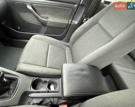 Фольксваген Гольф 2004 у Луцьку на Automoto.ua Синій Фольксваген Гольф, об'ємом двигуна 1.39 л та пробігом 245 тис. км за 5100 $, фото 20 на Automoto.ua