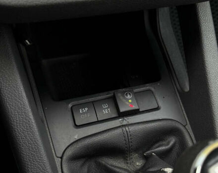 Фольксваген Гольф 2004 у Луцьку на Automoto.ua Синій Фольксваген Гольф, об'ємом двигуна 1.39 л та пробігом 245 тис. км за 5100 $, фото 18 на Automoto.ua