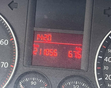 Синий Фольксваген Гольф, объемом двигателя 1.39 л и пробегом 211 тыс. км за 5000 $, фото 10 на Automoto.ua