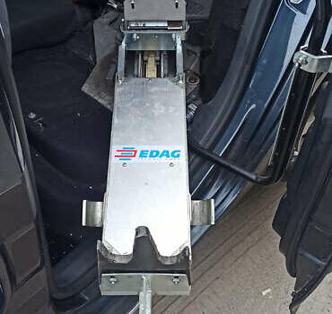 Синий Фольксваген Гольф, объемом двигателя 1.6 л и пробегом 212 тыс. км за 7000 $, фото 7 на Automoto.ua