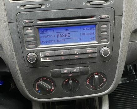 Синий Фольксваген Гольф, объемом двигателя 1.9 л и пробегом 420 тыс. км за 2250 $, фото 6 на Automoto.ua