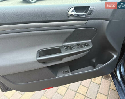 Синий Фольксваген Гольф, объемом двигателя 1.6 л и пробегом 171 тыс. км за 5350 $, фото 14 на Automoto.ua