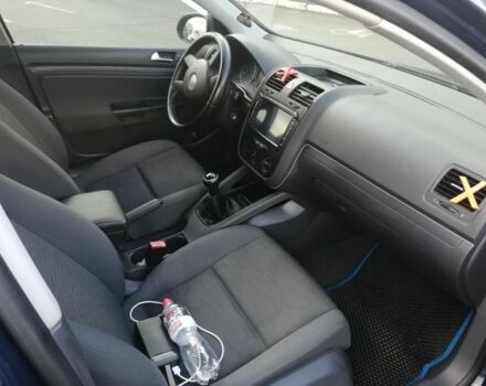 Синий Фольксваген Гольф, объемом двигателя 1.4 л и пробегом 230 тыс. км за 4000 $, фото 5 на Automoto.ua