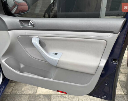 Синий Фольксваген Гольф, объемом двигателя 1.4 л и пробегом 170 тыс. км за 5600 $, фото 35 на Automoto.ua