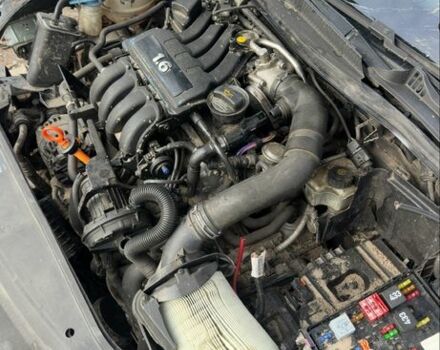 Синий Фольксваген Гольф, объемом двигателя 1.6 л и пробегом 184 тыс. км за 1100 $, фото 5 на Automoto.ua