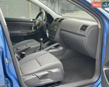 Синий Фольксваген Гольф, объемом двигателя 1.6 л и пробегом 204 тыс. км за 5900 $, фото 10 на Automoto.ua