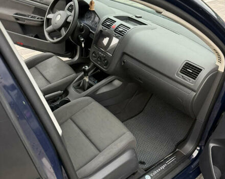 Фольксваген Гольф 2004 у Луцьку на Automoto.ua Синій Фольксваген Гольф, об'ємом двигуна 1.39 л та пробігом 245 тис. км за 5100 $, фото 23 на Automoto.ua