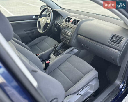 Синий Фольксваген Гольф, объемом двигателя 1.39 л и пробегом 238 тыс. км за 5750 $, фото 53 на Automoto.ua