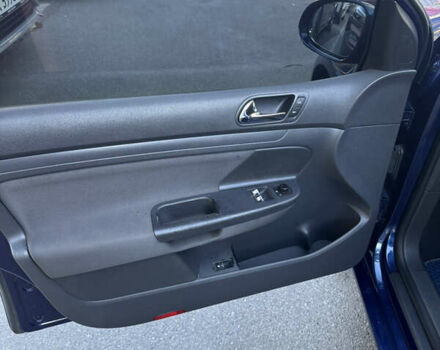 Синий Фольксваген Гольф, объемом двигателя 1.6 л и пробегом 211 тыс. км за 5500 $, фото 26 на Automoto.ua