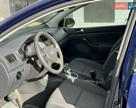 Синий Фольксваген Гольф, объемом двигателя 1.6 л и пробегом 214 тыс. км за 6350 $, фото 27 на Automoto.ua