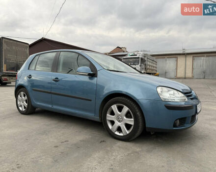 Синий Фольксваген Гольф, объемом двигателя 1.6 л и пробегом 262 тыс. км за 5700 $, фото 1 на Automoto.ua