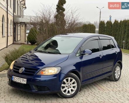 Синий Фольксваген Гольф, объемом двигателя 2 л и пробегом 285 тыс. км за 5450 $, фото 3 на Automoto.ua