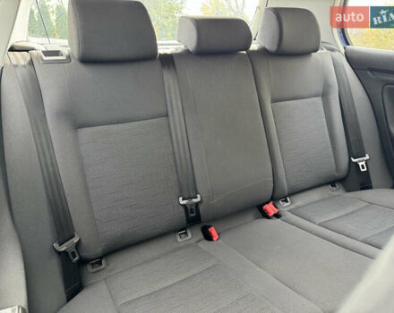 Синий Фольксваген Гольф, объемом двигателя 1.6 л и пробегом 214 тыс. км за 6350 $, фото 22 на Automoto.ua