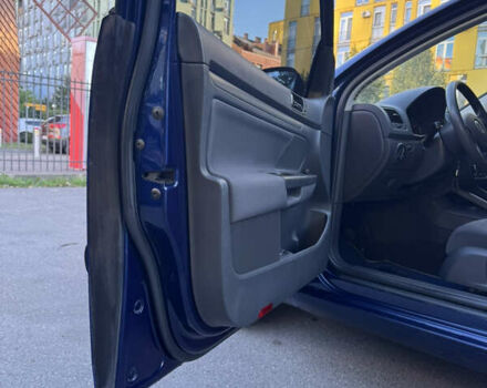 Синий Фольксваген Гольф, объемом двигателя 1.6 л и пробегом 211 тыс. км за 5500 $, фото 30 на Automoto.ua