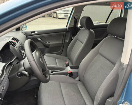 Синий Фольксваген Гольф, объемом двигателя 1.6 л и пробегом 262 тыс. км за 5700 $, фото 9 на Automoto.ua