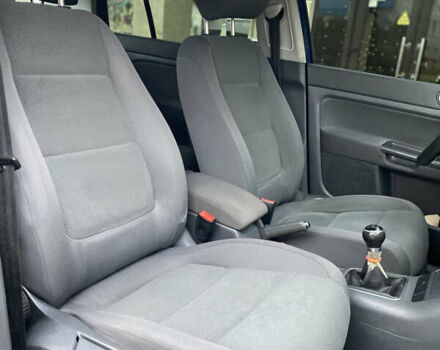 Синий Фольксваген Гольф, объемом двигателя 2 л и пробегом 285 тыс. км за 5450 $, фото 33 на Automoto.ua