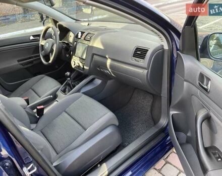 Синий Фольксваген Гольф, объемом двигателя 1.4 л и пробегом 250 тыс. км за 4600 $, фото 31 на Automoto.ua