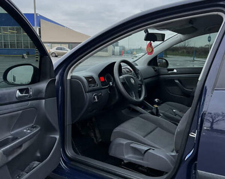 Синий Фольксваген Гольф, объемом двигателя 1.4 л и пробегом 220 тыс. км за 5000 $, фото 5 на Automoto.ua