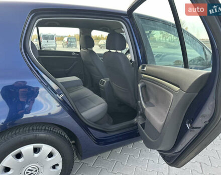 Синий Фольксваген Гольф, объемом двигателя 1.39 л и пробегом 238 тыс. км за 5750 $, фото 46 на Automoto.ua
