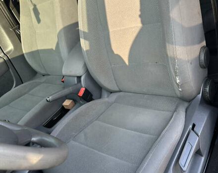 Фольксваген Гольф 2005 в Буске на Automoto.ua Синий Фольксваген Гольф, объемом двигателя 1.6 л и пробегом 193 тыс. км за 5300 $, фото 16 на Automoto.ua