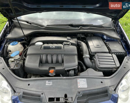 Синий Фольксваген Гольф, объемом двигателя 1.6 л и пробегом 243 тыс. км за 4900 $, фото 30 на Automoto.ua