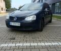 Синий Фольксваген Гольф, объемом двигателя 1.6 л и пробегом 290 тыс. км за 5000 $, фото 1 на Automoto.ua