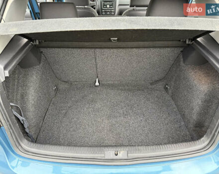 Синий Фольксваген Гольф, объемом двигателя 1.6 л и пробегом 262 тыс. км за 5700 $, фото 19 на Automoto.ua