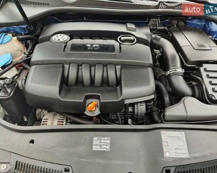 Синий Фольксваген Гольф, объемом двигателя 1.6 л и пробегом 223 тыс. км за 5200 $, фото 3 на Automoto.ua