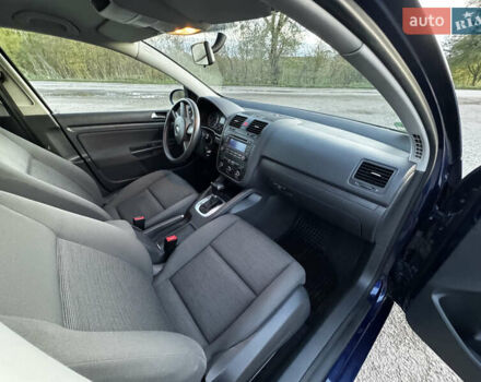 Синий Фольксваген Гольф, объемом двигателя 1.6 л и пробегом 210 тыс. км за 6700 $, фото 17 на Automoto.ua