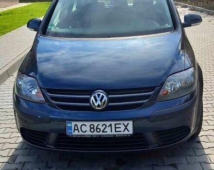 Синий Фольксваген Гольф, объемом двигателя 1.6 л и пробегом 252 тыс. км за 5000 $, фото 2 на Automoto.ua