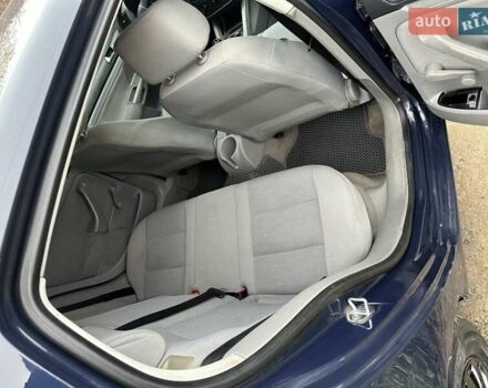 Синий Фольксваген Гольф, объемом двигателя 1.4 л и пробегом 268 тыс. км за 4450 $, фото 13 на Automoto.ua