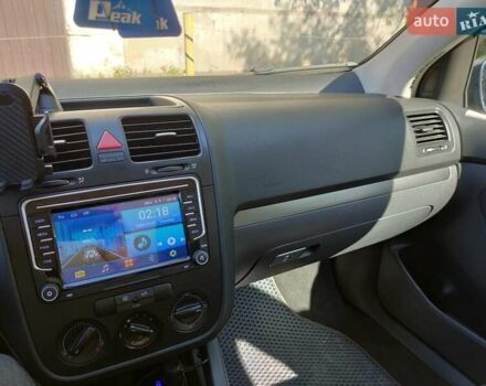 Синий Фольксваген Гольф, объемом двигателя 1.6 л и пробегом 235 тыс. км за 5100 $, фото 18 на Automoto.ua