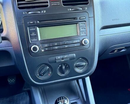 Синий Фольксваген Гольф, объемом двигателя 1.4 л и пробегом 249 тыс. км за 5500 $, фото 7 на Automoto.ua