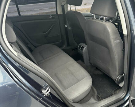 Синий Фольксваген Гольф, объемом двигателя 1.6 л и пробегом 280 тыс. км за 5100 $, фото 2 на Automoto.ua