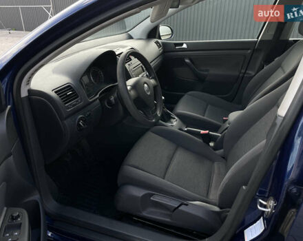 Синий Фольксваген Гольф, объемом двигателя 1.6 л и пробегом 243 тыс. км за 4900 $, фото 19 на Automoto.ua