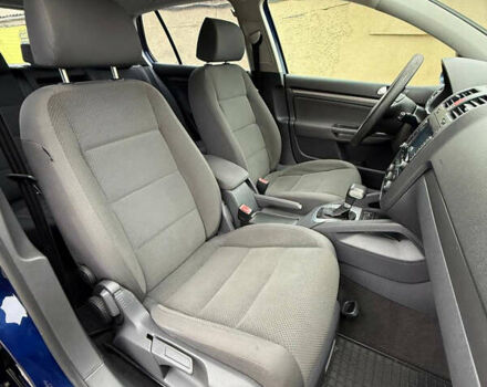 Синий Фольксваген Гольф, объемом двигателя 2 л и пробегом 227 тыс. км за 6700 $, фото 5 на Automoto.ua