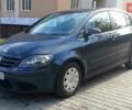 Синий Фольксваген Гольф, объемом двигателя 1.6 л и пробегом 252 тыс. км за 5000 $, фото 1 на Automoto.ua