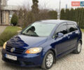 Синий Фольксваген Гольф, объемом двигателя 2 л и пробегом 285 тыс. км за 5450 $, фото 24 на Automoto.ua