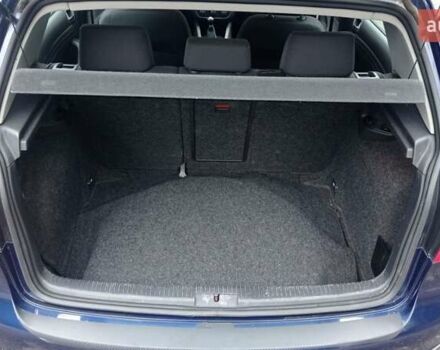 Синий Фольксваген Гольф, объемом двигателя 1.6 л и пробегом 290 тыс. км за 4950 $, фото 19 на Automoto.ua