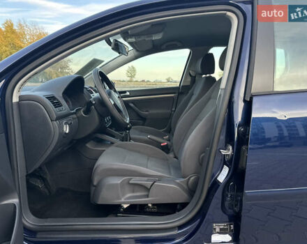 Синий Фольксваген Гольф, объемом двигателя 1.39 л и пробегом 238 тыс. км за 5750 $, фото 23 на Automoto.ua