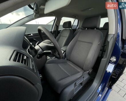 Синий Фольксваген Гольф, объемом двигателя 1.6 л и пробегом 243 тыс. км за 4900 $, фото 27 на Automoto.ua