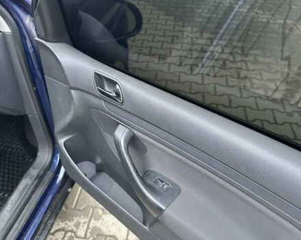 Синий Фольксваген Гольф, объемом двигателя 1.6 л и пробегом 193 тыс. км за 4800 $, фото 26 на Automoto.ua