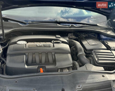 Синий Фольксваген Гольф, объемом двигателя 1.6 л и пробегом 214 тыс. км за 6350 $, фото 60 на Automoto.ua