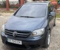 Синий Фольксваген Гольф, объемом двигателя 1.6 л и пробегом 300 тыс. км за 2999 $, фото 1 на Automoto.ua