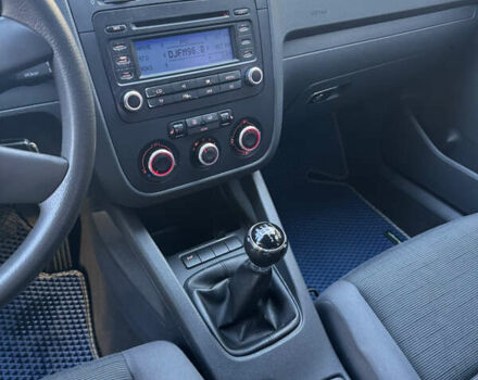 Синий Фольксваген Гольф, объемом двигателя 1.6 л и пробегом 211 тыс. км за 5500 $, фото 25 на Automoto.ua