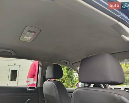 Синий Фольксваген Гольф, объемом двигателя 1.6 л и пробегом 223 тыс. км за 5200 $, фото 2 на Automoto.ua