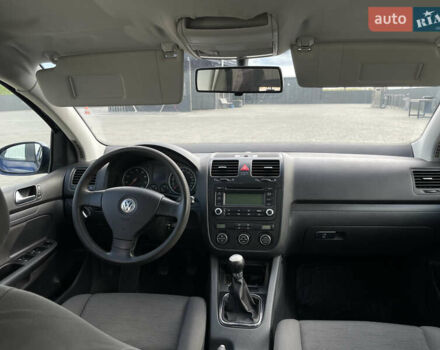 Синий Фольксваген Гольф, объемом двигателя 1.6 л и пробегом 243 тыс. км за 4900 $, фото 24 на Automoto.ua