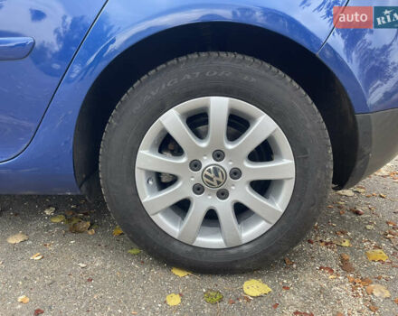Синий Фольксваген Гольф, объемом двигателя 1.6 л и пробегом 240 тыс. км за 5500 $, фото 7 на Automoto.ua