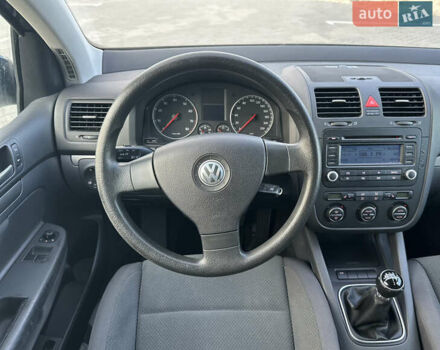 Синий Фольксваген Гольф, объемом двигателя 1.39 л и пробегом 238 тыс. км за 5750 $, фото 26 на Automoto.ua
